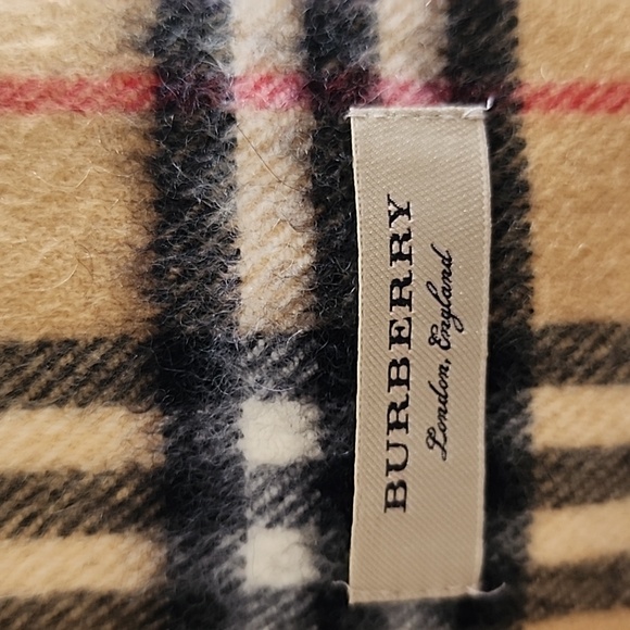 BURBERRY 2023 Cashmere Wide Scarf Classic Nova Check Plaid Unisex NEW - Picture 4 of 8